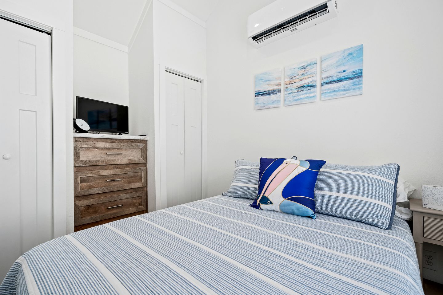 Bayfront Tiny Cabin Ideal for Water Activtiest in Rockport, Texas