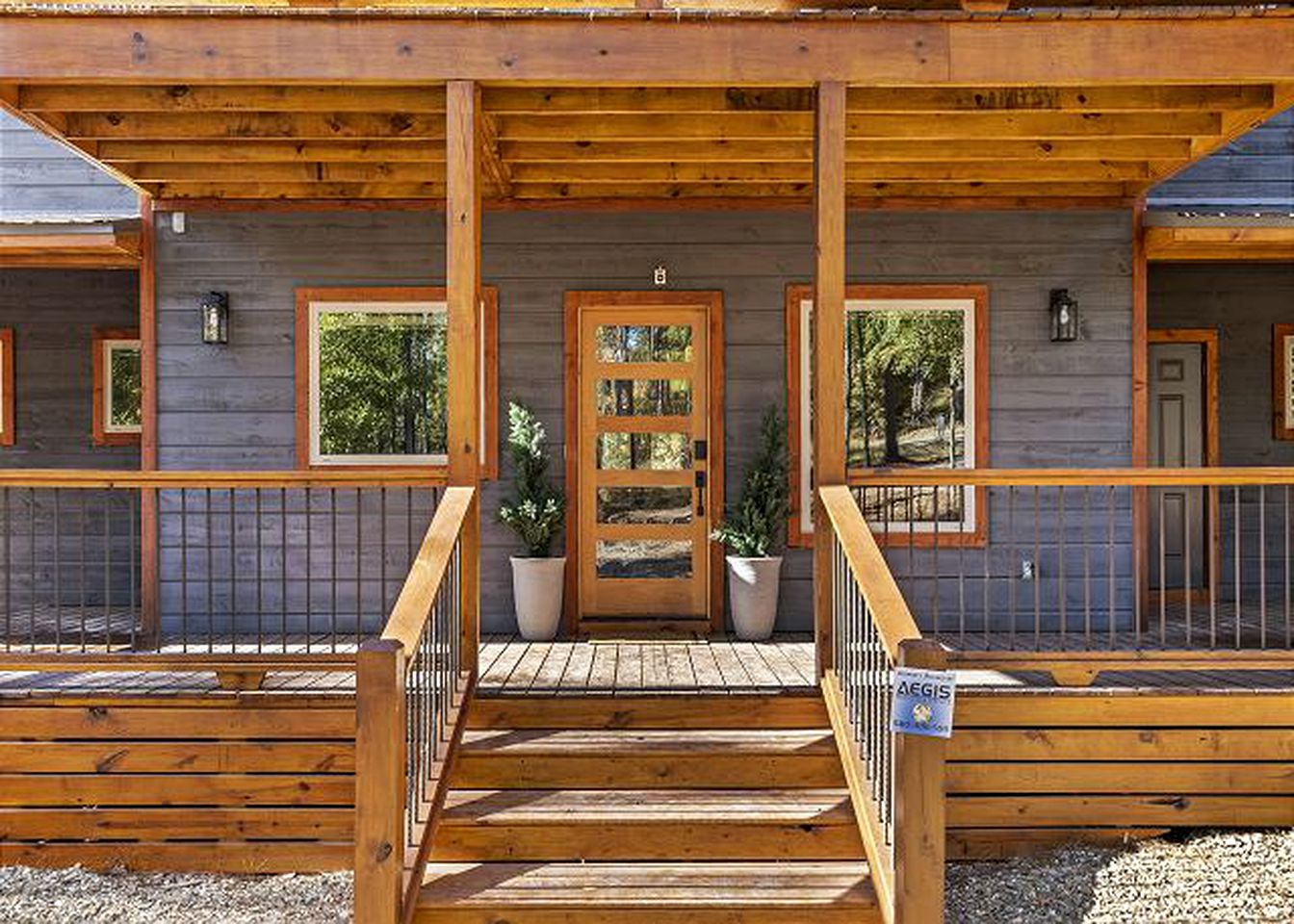 Fantastic Cabin Rental with a Hot Tub in Hochatown, Oklahoma - Ideal for a Family Glamping Retreat near Broken Bow Lake