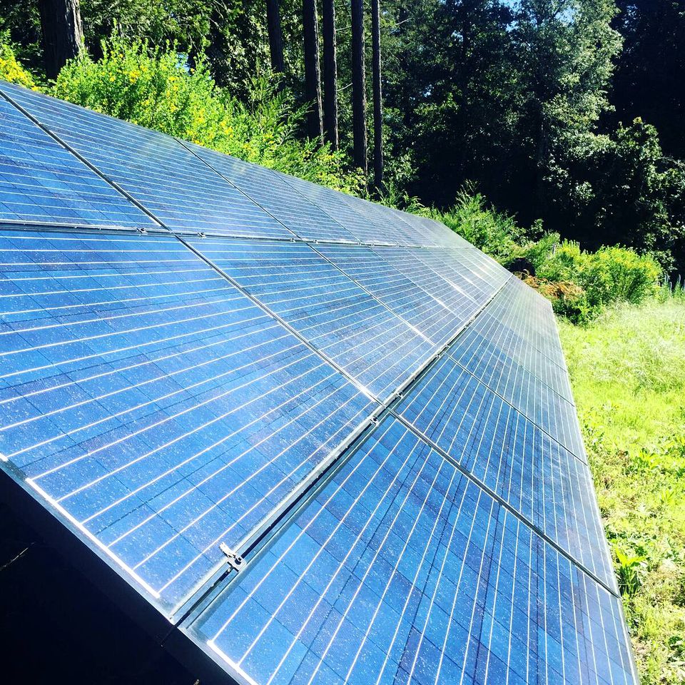 Charming Cabin Rental with a Hot Tub Ideal for a Weekend Getaway from San Francisco