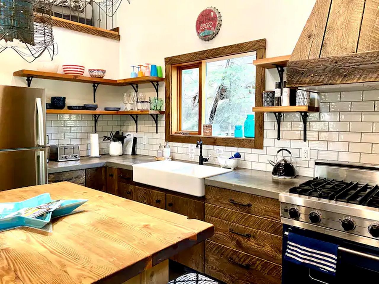 Custom-Built British Columbia Cabin on Shuswap Lake