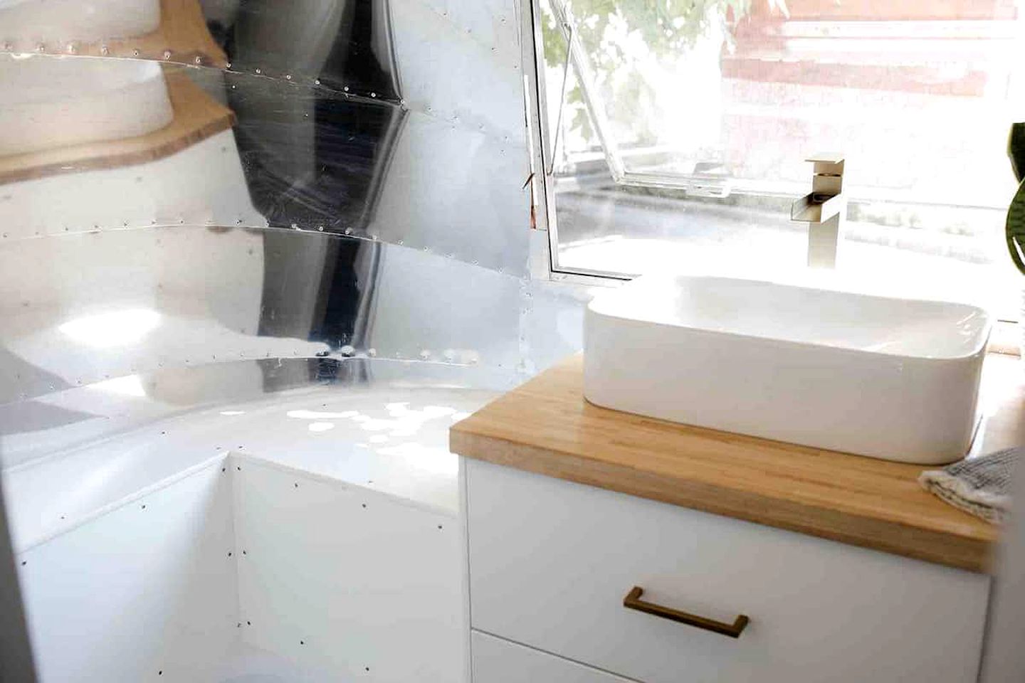 Snug Airstream for Weekend Getaways from Toronto