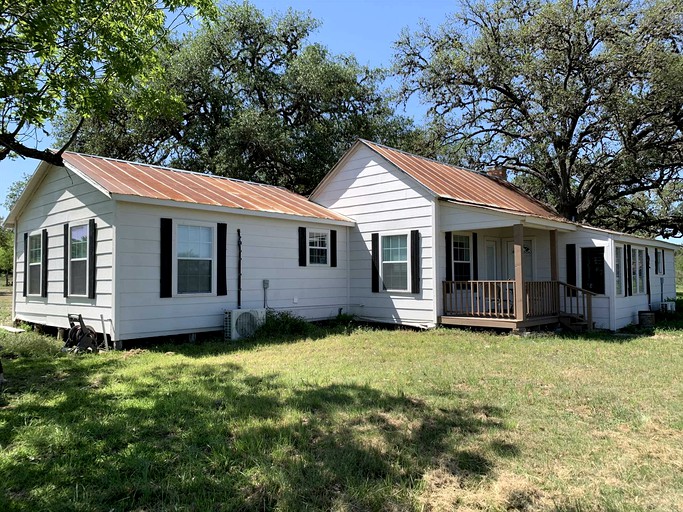 Cabins (Medina, Texas, United States of America)