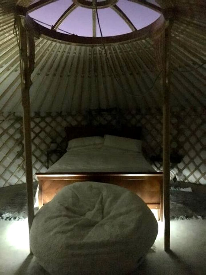Picturesque Yurt Fantastic for Stargazing near Joshua Tree National Park, California