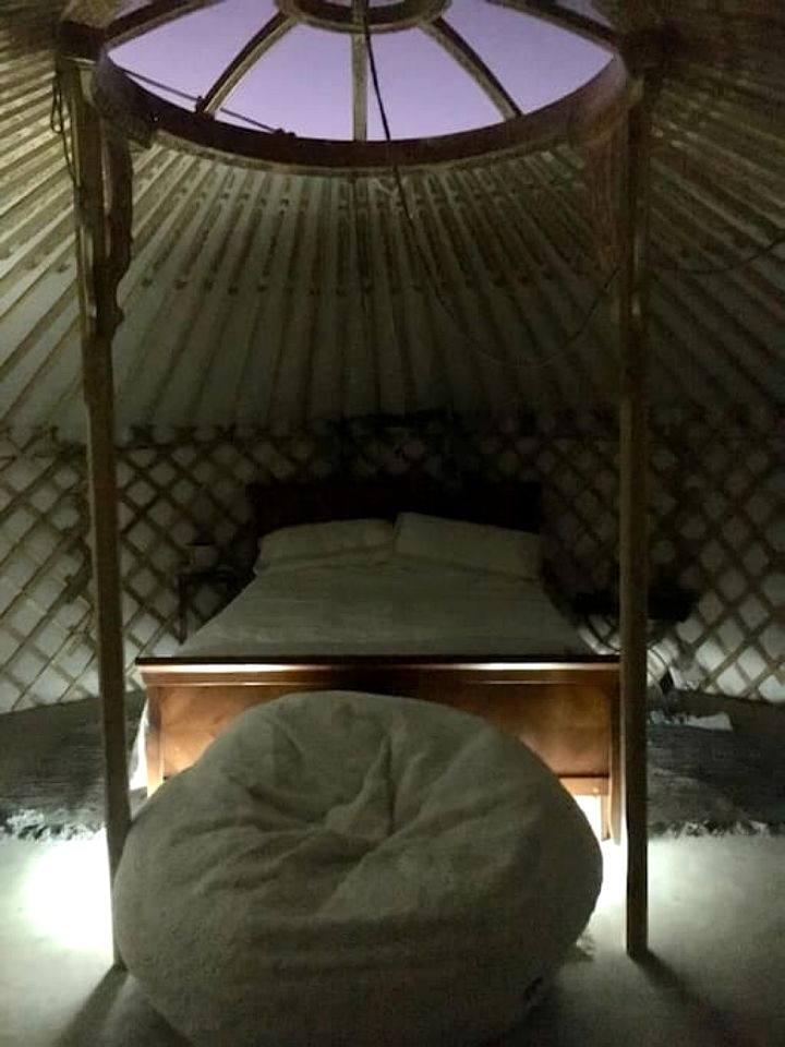 Cozy Yurt Ideal for Stargazing near Joshua Tree National Park, California