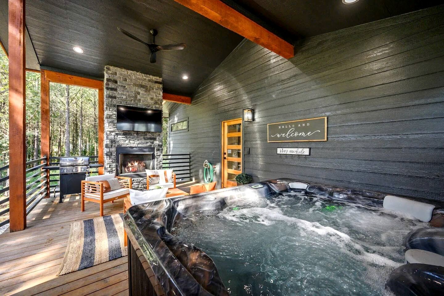 Peaceful and Romantic Glamping Cabin in Southeastern Oklahoma, near Hochatown and Broken Bow