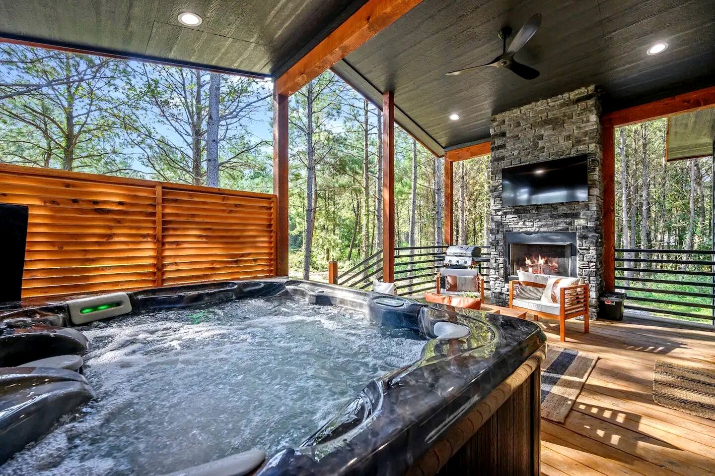 Peaceful and Romantic Glamping Cabin in Southeastern Oklahoma, near Hochatown and Broken Bow