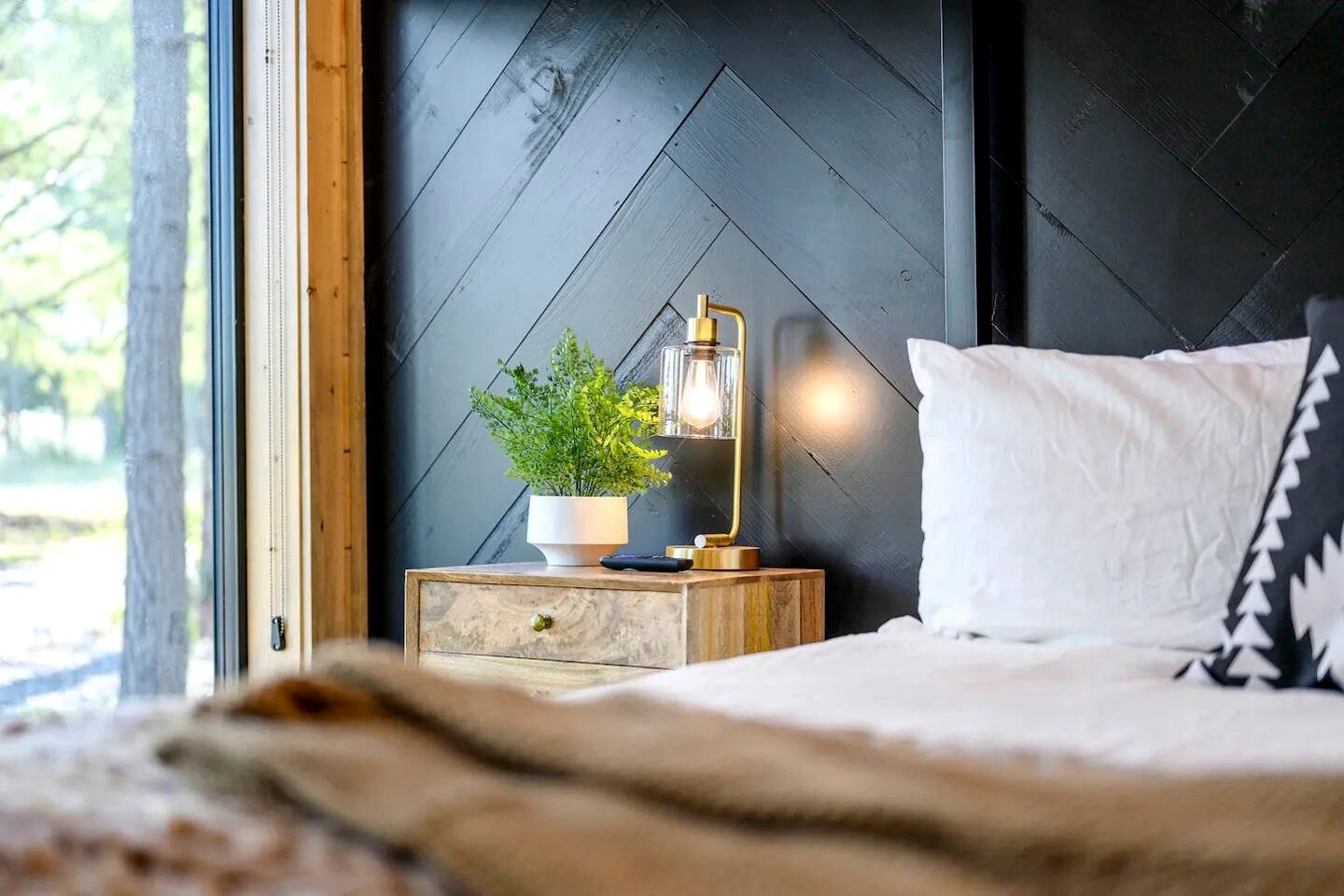 Peaceful and Romantic Glamping Cabin in Southeastern Oklahoma, near Hochatown and Broken Bow