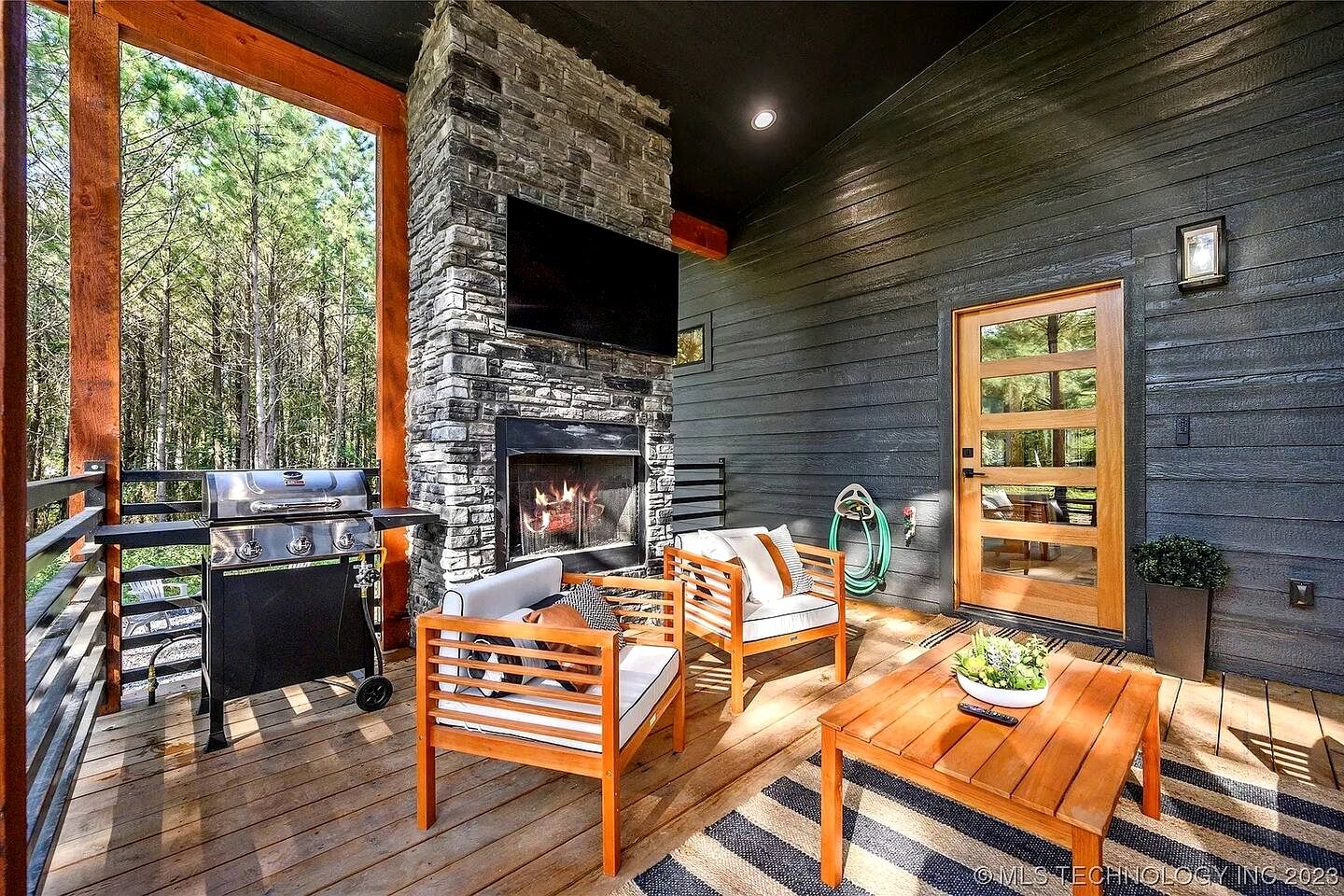 Peaceful and Romantic Glamping Cabin in Southeastern Oklahoma, near Hochatown and Broken Bow