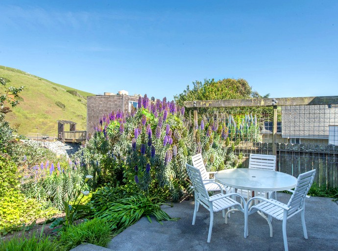 Cottages (Dillon Beach, California, United States)