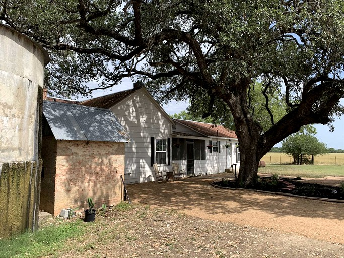 Cabins (Medina, Texas, United States of America)