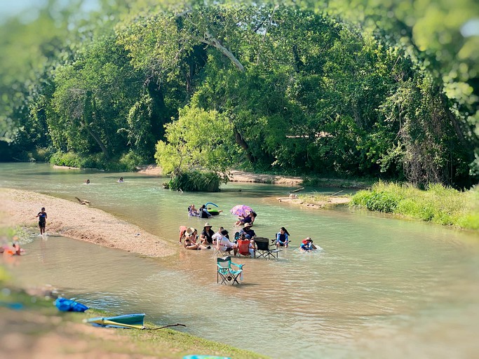 Vacation Rentals (United States of America, Kingsbury, Texas)