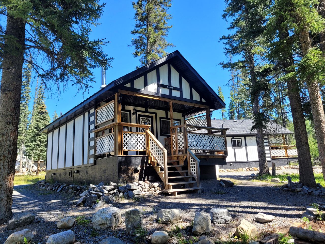 Airy Mountain Vacation Rental with Stunning Views near Banff, Canada