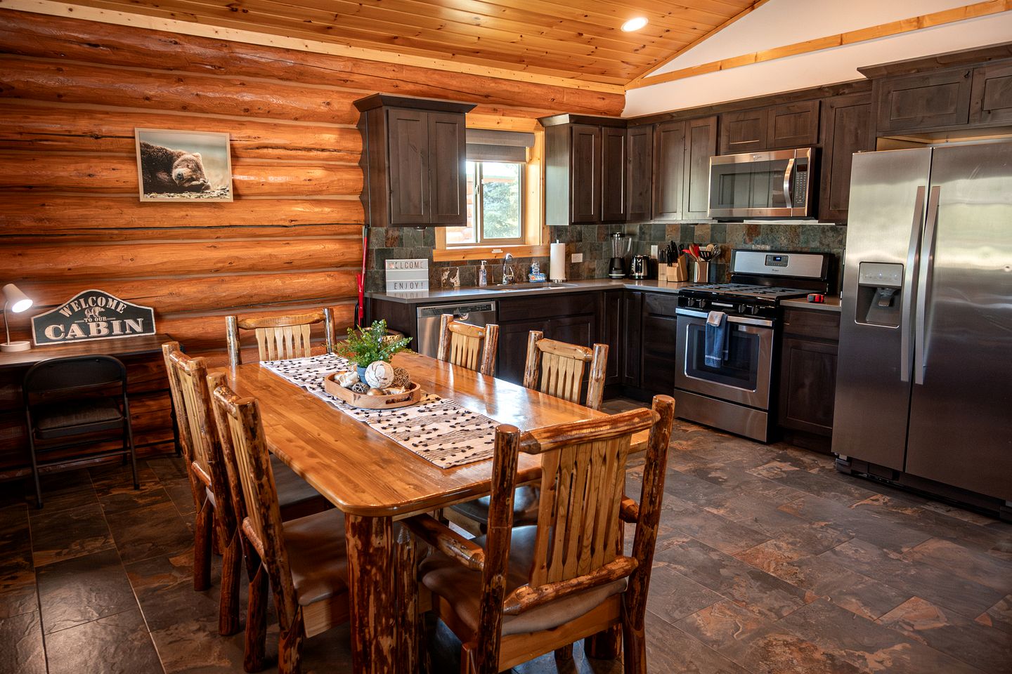 Spacious Luxury Cabin with Bunk Room & Nature Trail Access near Bonners Ferry, Idaho