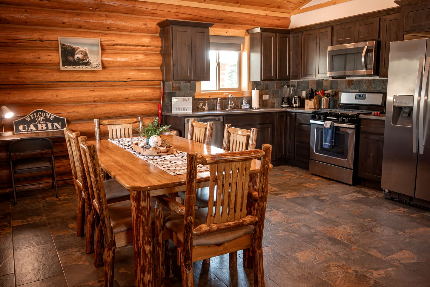 Spacious Luxury Cabin with Bunk Room & Nature Trail Access near Bonners Ferry, Idaho