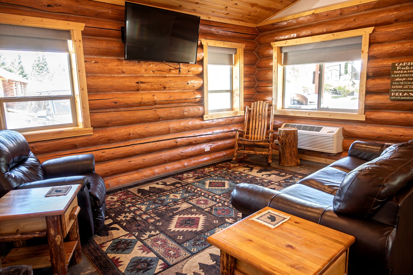 Spacious Luxury Cabin with Bunk Room & Nature Trail Access near Bonners Ferry, Idaho