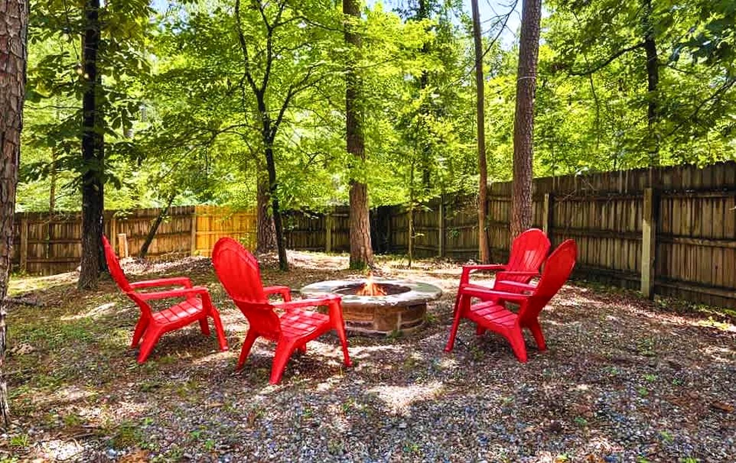 Cozy Pine-Lined Cabin with Hot Tub & Fire Pit Near Broken Bow Lake, Broken Bow OK