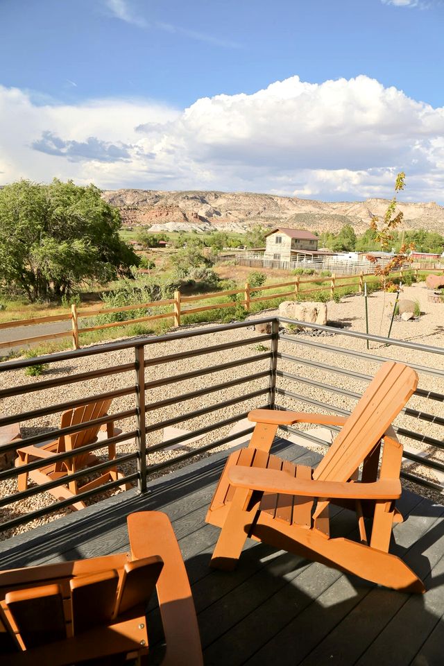 Spectacular Secluded Tiny House with Stunning Desert Views in Escalante, Utah