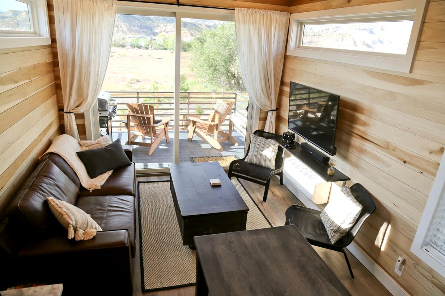 Spectacular Secluded Tiny House with Stunning Desert Views in Escalante, Utah