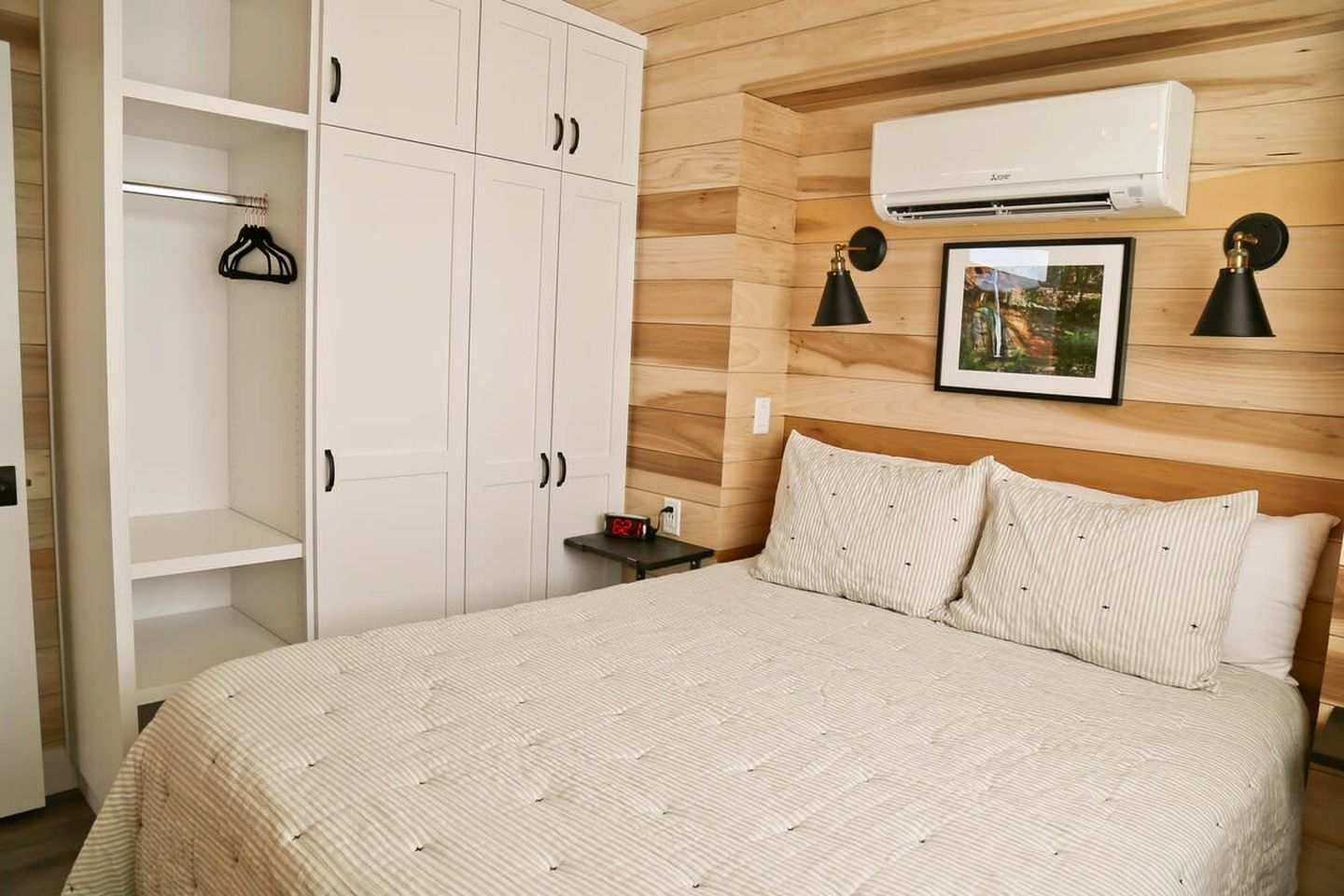 Spectacular Secluded Tiny House with Stunning Desert Views in Escalante, Utah