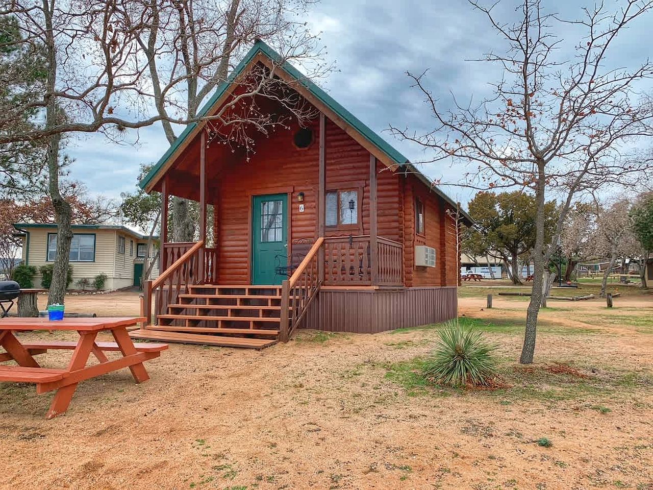 Unwind at Lake Buchanan: Charming Cabin, Panoramic Views, Outdoor Activities & Vineyards in Texas
