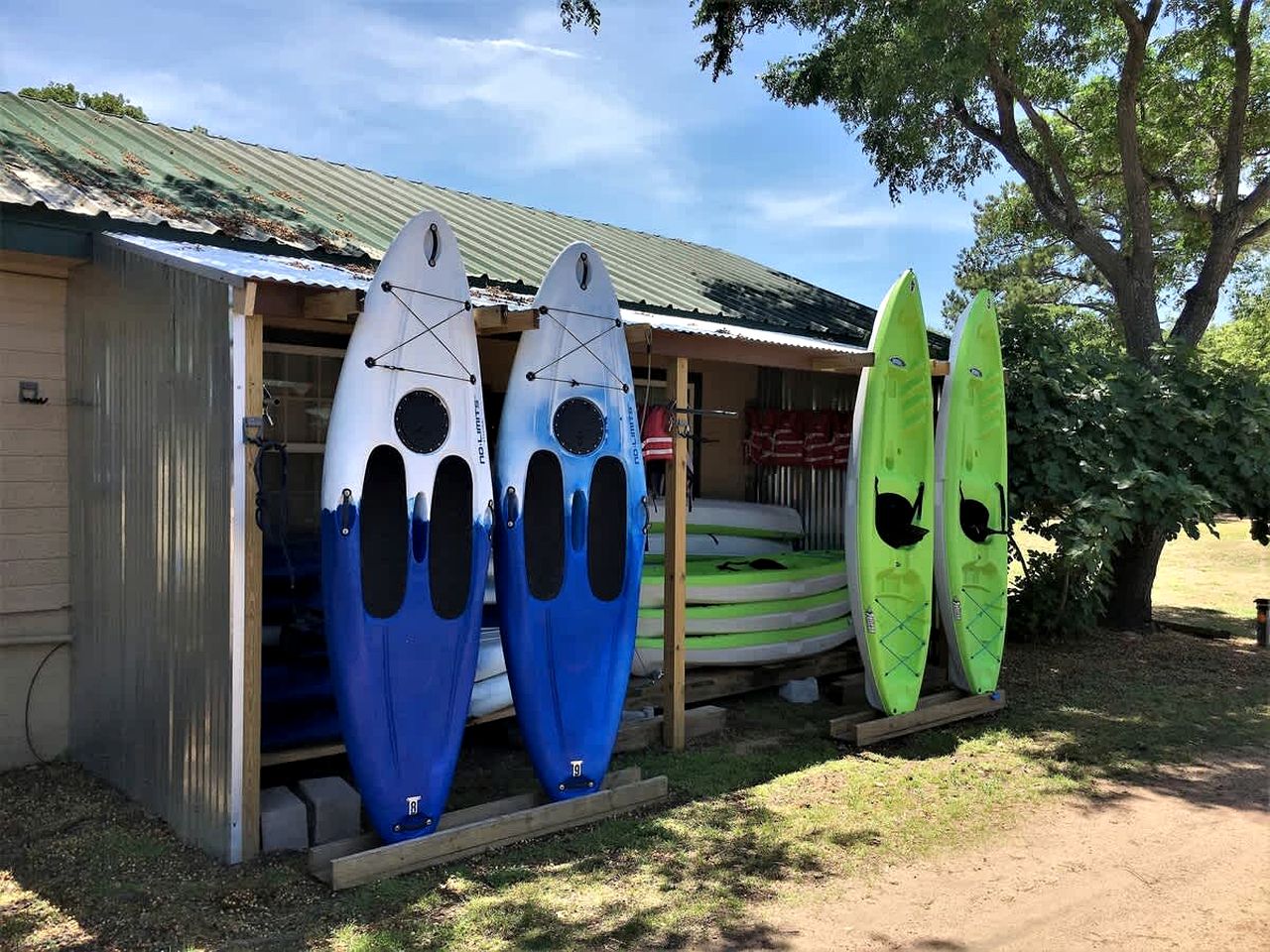 Unwind at Lake Buchanan: Charming Cabin, Panoramic Views, Outdoor Activities & Vineyards in Texas