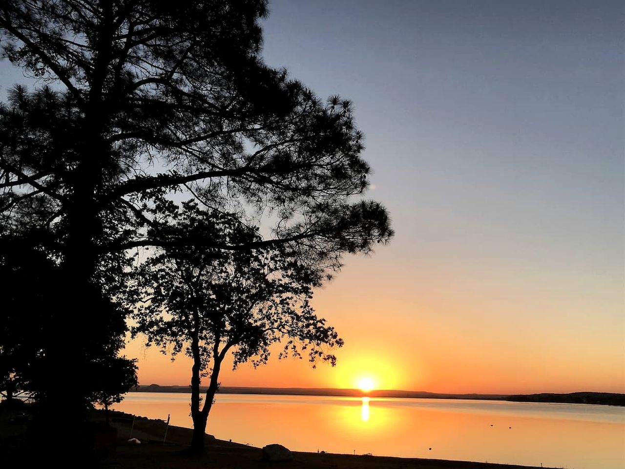 Charming Lakeview Cabin with Firepit Near Vineyards and Adventure Escapes in Buchanan Dam, Texas