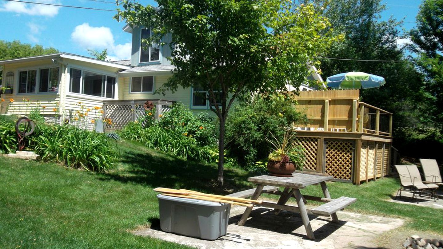 Cozy River Staycation with Wi-Fi near Milwaukee, Wisconsin