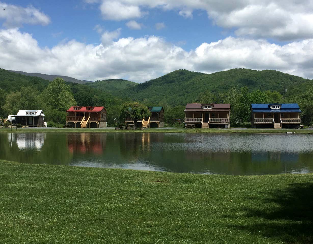 Buck Hill RV Campground, Cabins 58954, Newland, United States of