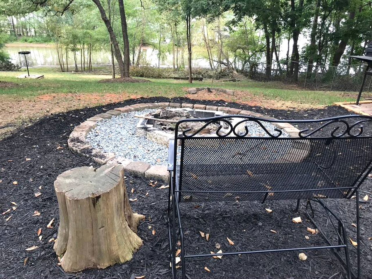 Waterfront Cottage with Fire Pit, Kayaks, Dock and Picnic Space in Charlotte, North Carolina