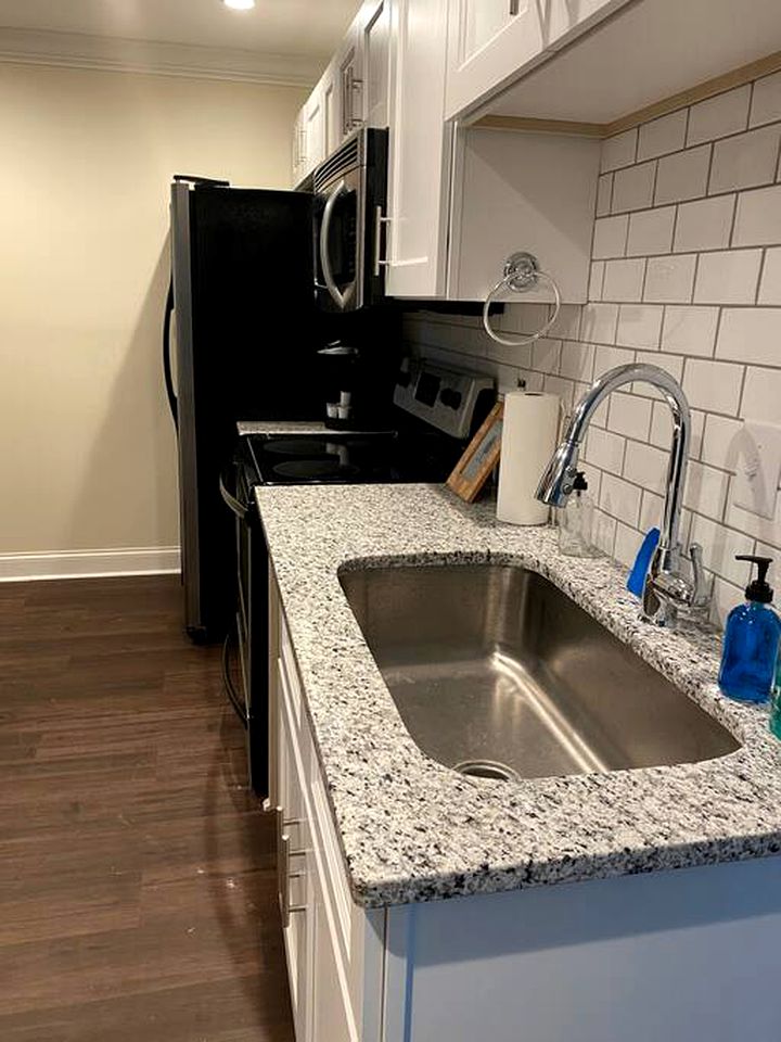 Waterfront Cottage with Fire Pit, Kayaks, Dock and Picnic Space in Charlotte, North Carolina