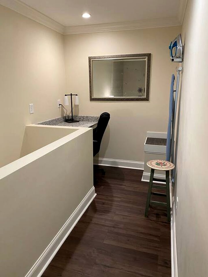 Waterfront Cottage with Fire Pit, Kayaks, Dock and Picnic Space in Charlotte, North Carolina