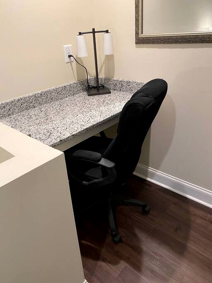 Waterfront Cottage with Fire Pit, Kayaks, Dock and Picnic Space in Charlotte, North Carolina