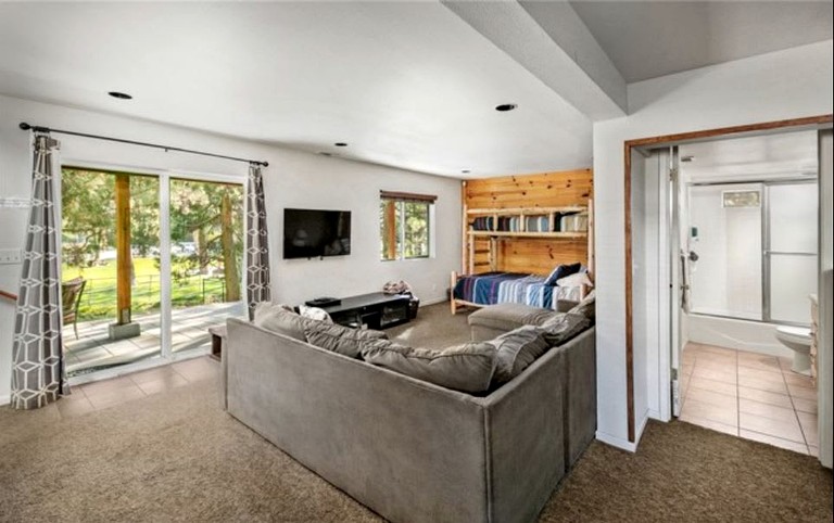 Cabins (United States of America, Big Bear, California)