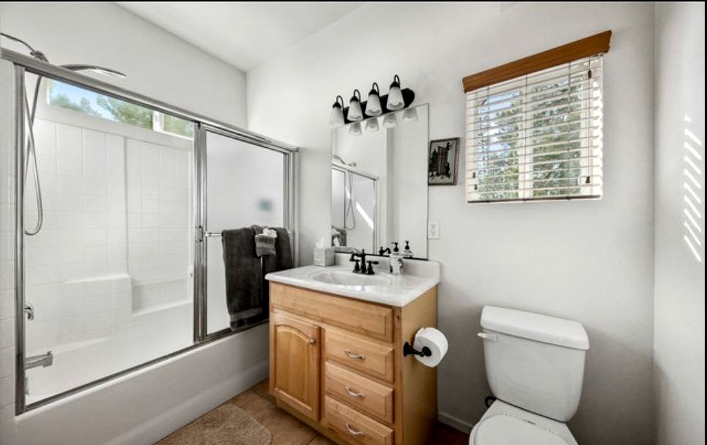 Enchanting Mountain Cabin Retreat near Big Bear Lake & Meadow Park, California