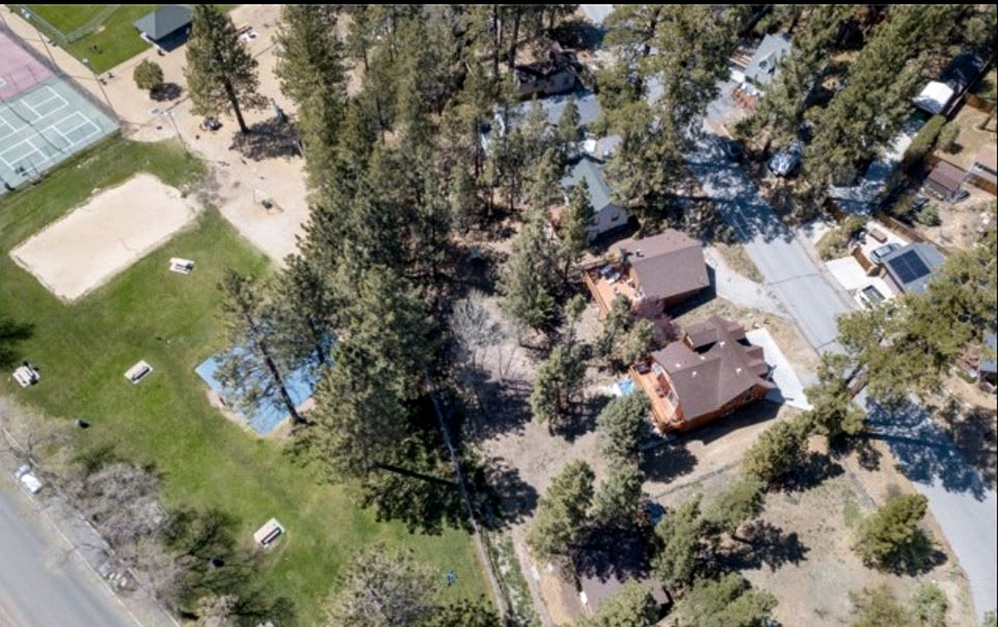 Enchanting Mountain Cabin Retreat near Big Bear Lake & Meadow Park, California