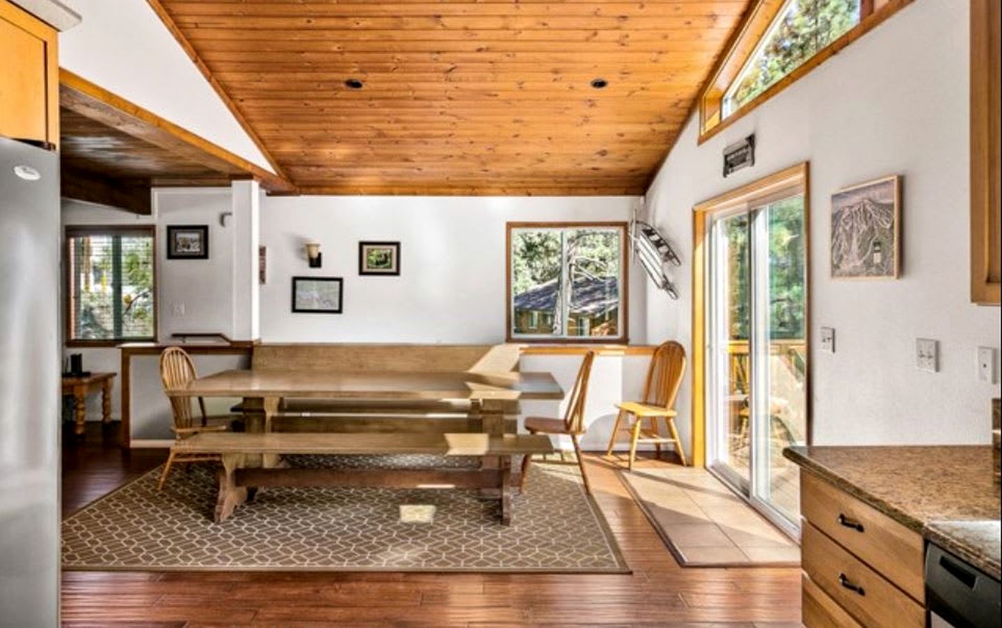 Enchanting Mountain Cabin Retreat near Big Bear Lake & Meadow Park, California