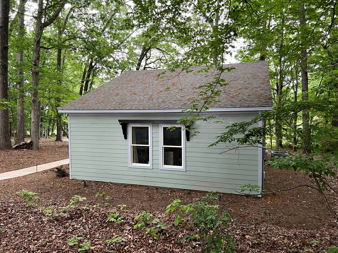 Cute Cottage with Fire Pit Perfect for Hiking Trails in Indian Trail, North Carolina