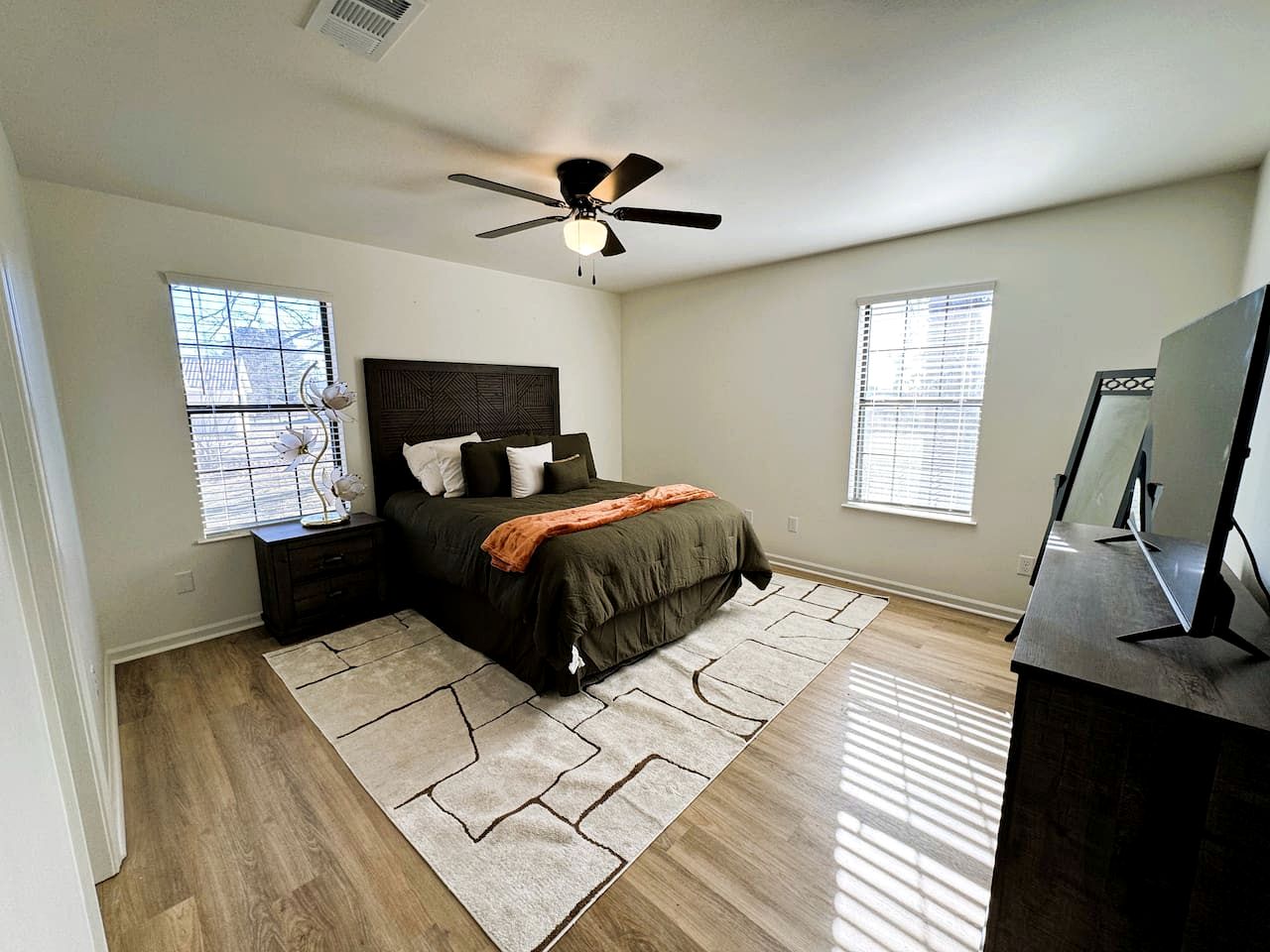 Peaceful Retreat with Expansive Yards & Cozy Outdoor Spaces in Alexander, Arkansas