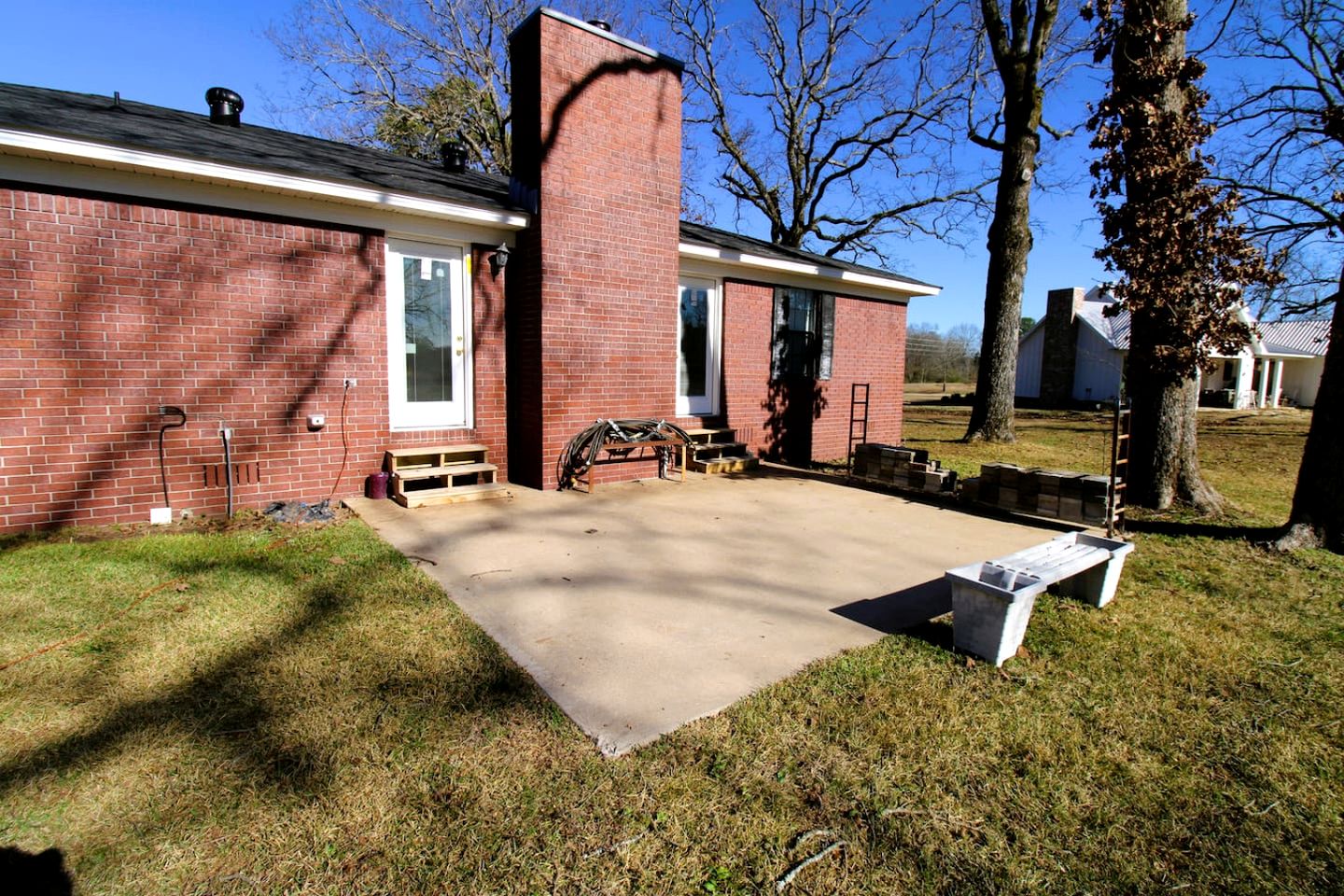 Peaceful Retreat with Expansive Yards & Cozy Outdoor Spaces in Alexander, Arkansas