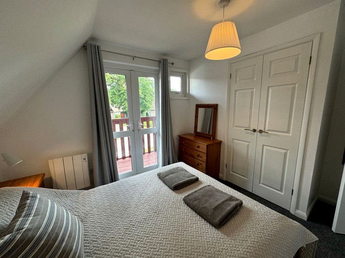 Cabins (United Kingdom, Helstone, England)