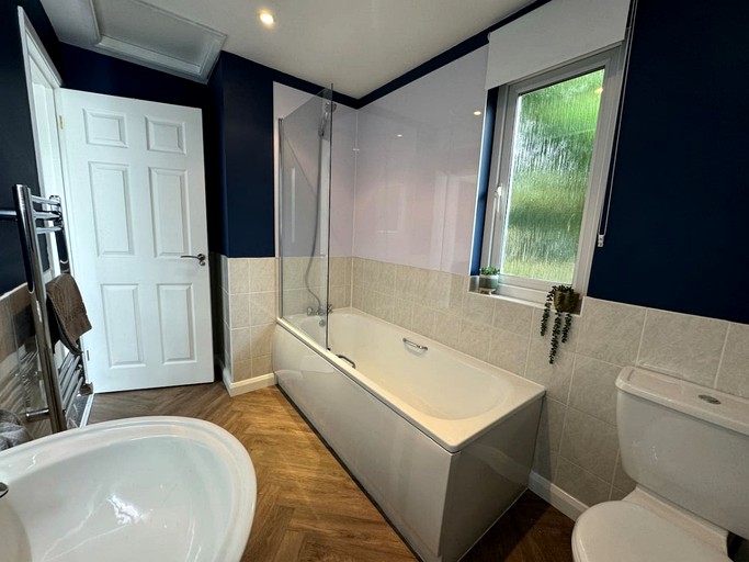 Cabins (United Kingdom, Helstone, England)