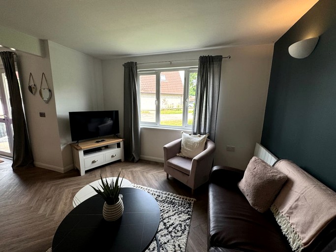 Cabins (United Kingdom, Helstone, England)
