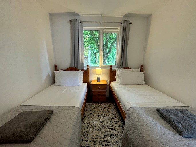 Cabins (United Kingdom, Helstone, England)