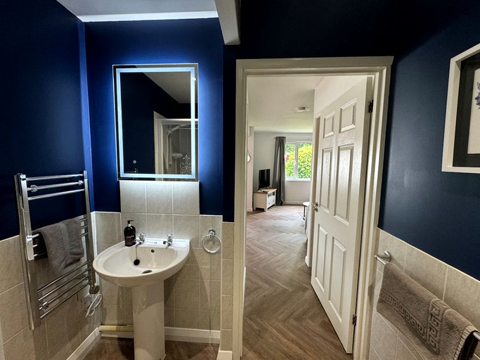 Cabins (United Kingdom, Helstone, England)