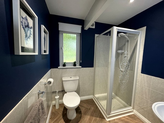 Cabins (United Kingdom, Helstone, England)