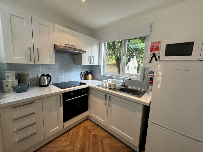 Cabins (United Kingdom, Helstone, England)