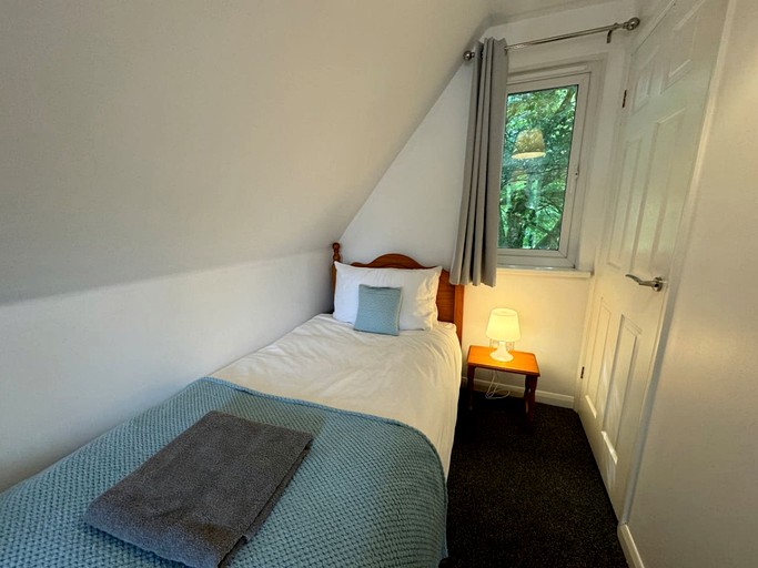 Cabins (United Kingdom, Helstone, England)