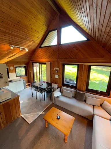 Cabins (United Kingdom, --, England)