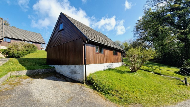 Cabins (United Kingdom, Helstone, England)