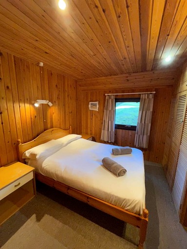 Cabins (United Kingdom, --, England)